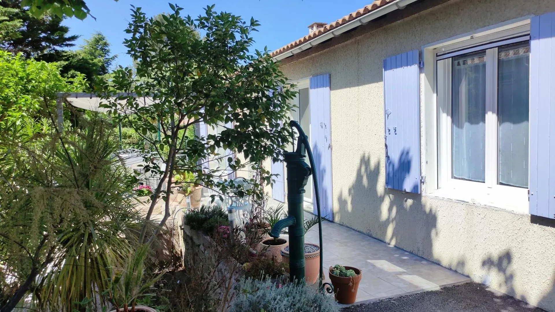 Le Jardin Des Rocailles - Villa 4 Chambres Climatisee Avec Piscine A Deux Pas D'Avignon Villeneuve-les-Avignon France