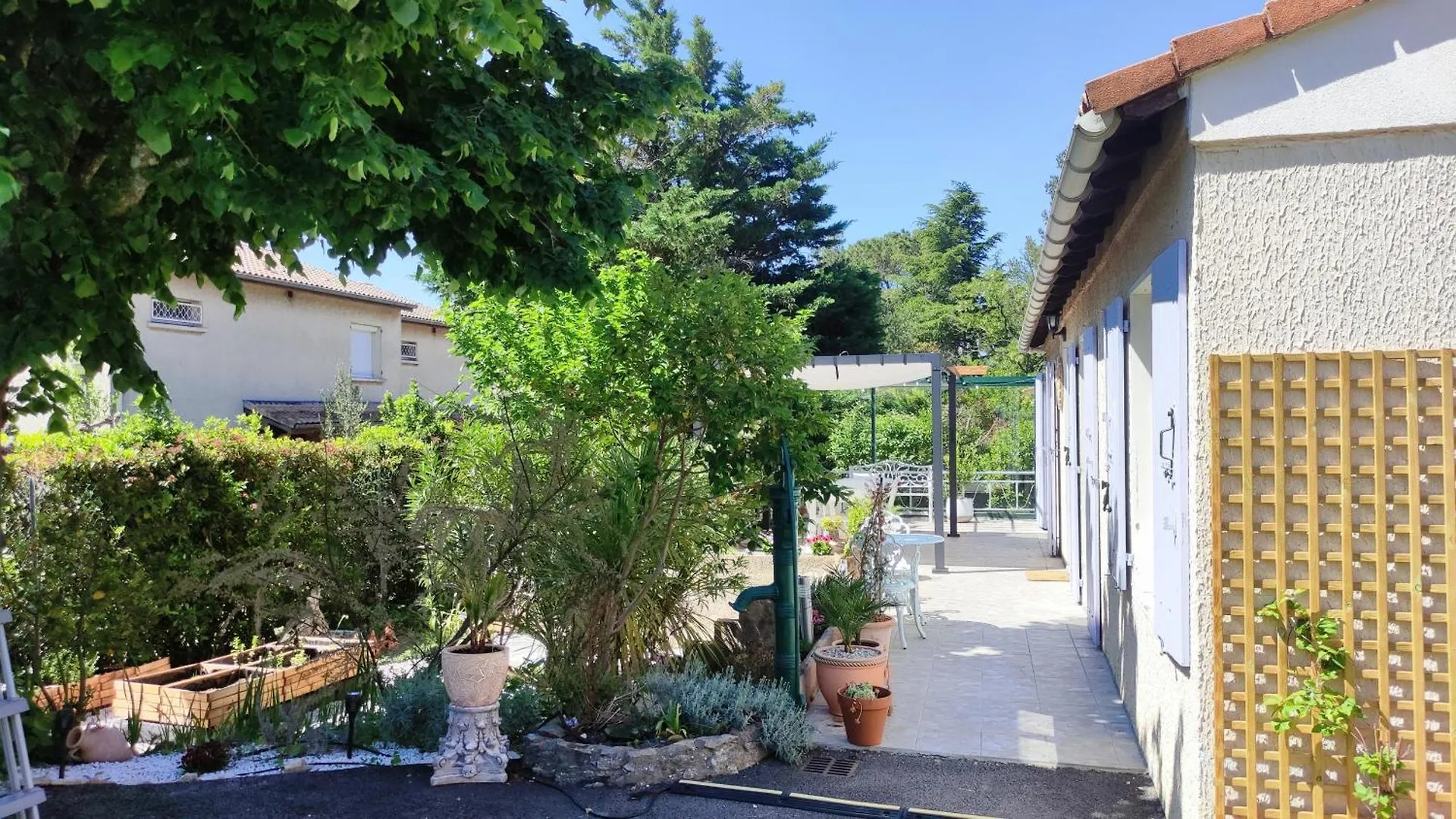 Le Jardin Des Rocailles - Villa 4 Chambres Climatisee Avec Piscine A Deux Pas D'Avignon Villeneuve-les-Avignon France